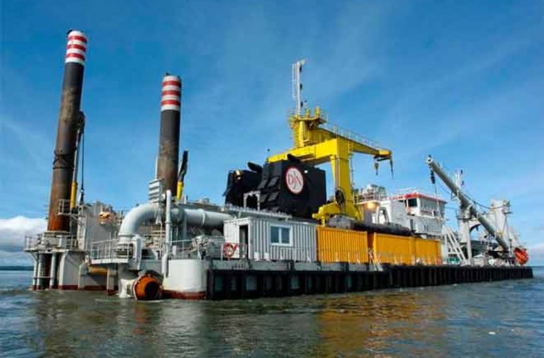 Jan De Nul redobla su compromiso con la Argentina, garantizando el dragado de la Hidrovía - Webpicking