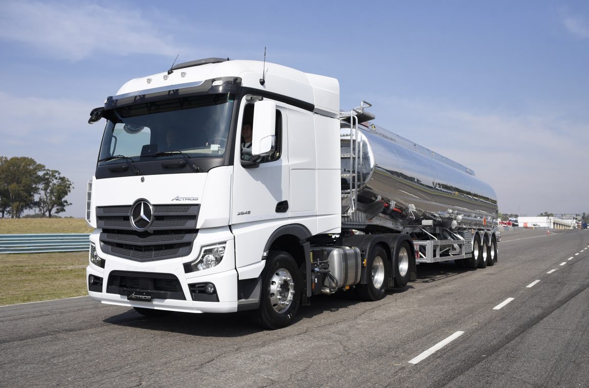 Mercedes Benz Present El Nuevo Cami n Actros Webpicking
